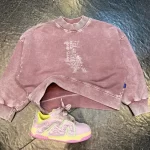 کراپ سنگشور طرح لوگوی گلدوزی شده امپریو آرمانی رنگ پنککی بچگانه و نوجوان