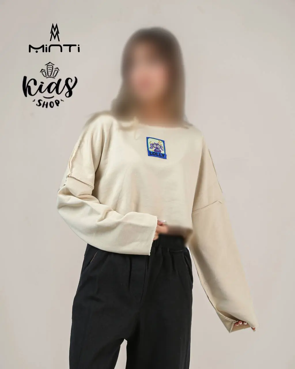 Kids-Crew-Neck-Printed-Long-Sleeve-Stitch-Cropped-Sweatshirt-Cream کراپ کثیف دوزی آستین بلند رنگ کرم بچگانه و نوجوان