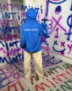 نمای پشت هودی گلدوزی نوار دار armani رنگ آبی