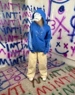 نمای جلوی هودی گلدوزی نوار دار armani رنگ آبی