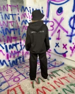 نمای پشت هودی گلدوزی نوار دار armani رنگ مشکی