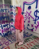 نمای آستین هودی گلدوزی نوار دار armani رنگ سرخابی