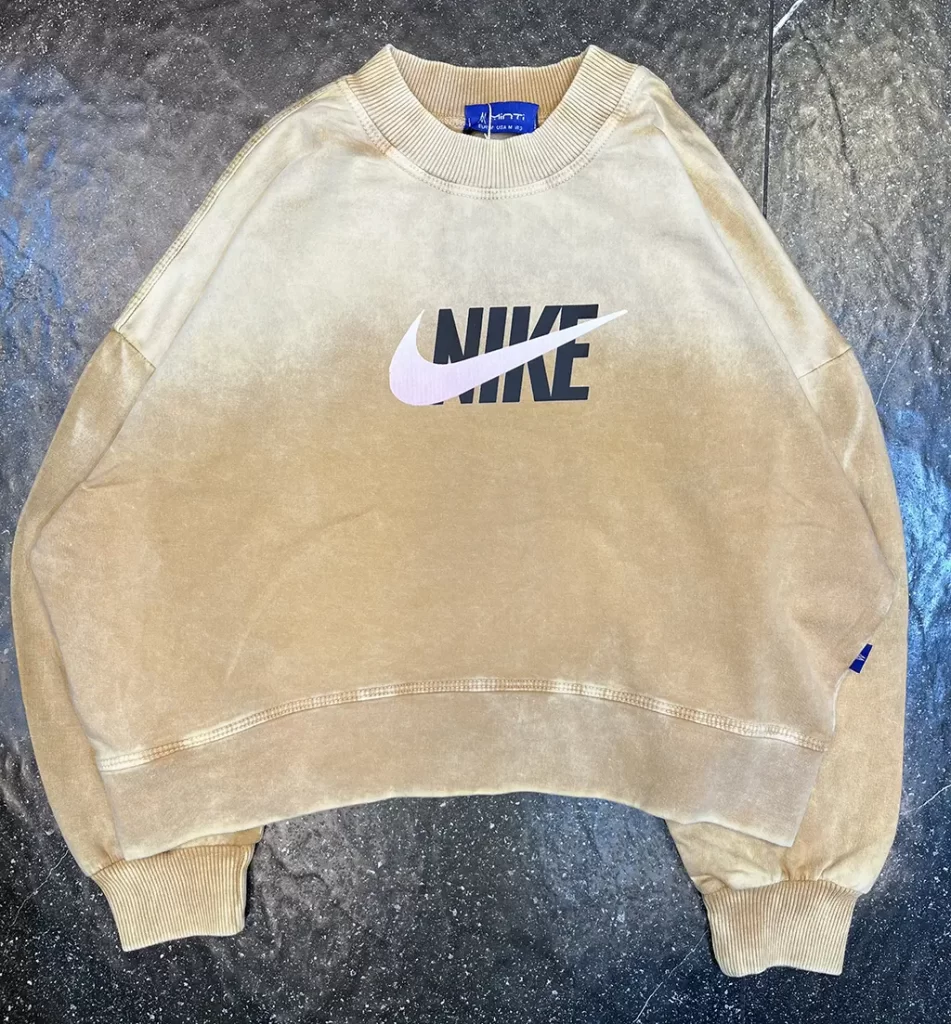 کراپ سنگشور طرح لوگوی نایک رنگ خورشیدی