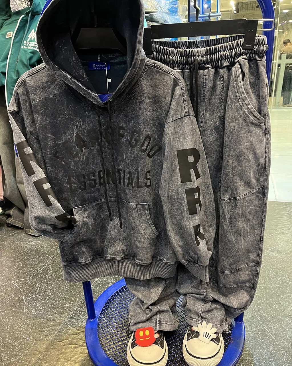CHARCOAL-WASHED-FEAR-OF-GOD-HOODIE-JOGGERS-SET ست هودی و شلوار fear of god رنگ زغالی